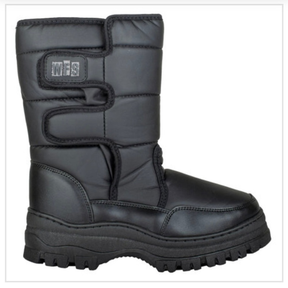 WFS mens snow boots with tags. Color: Black ~ NEW
